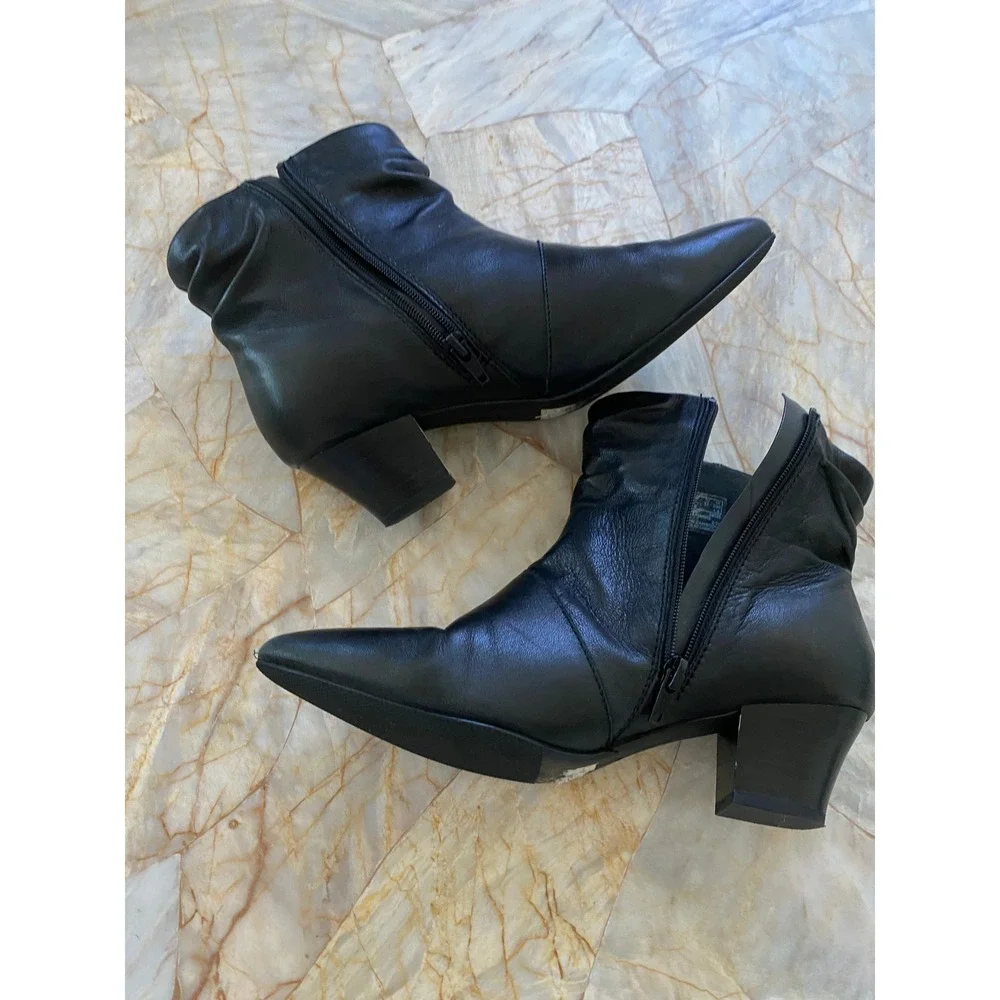 Clarks Black Leather Slouchy Ankle Boots Pointed Toe Block Heel Side Zip 6 1/2